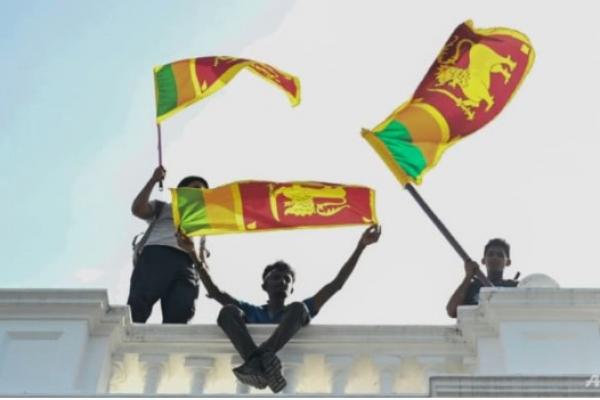 Dua pemimpin protes yang menggulingkan Presiden Sri Lanka ditangkap.