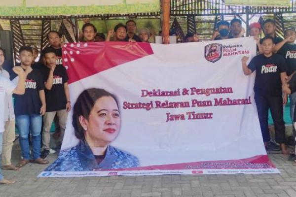 Ratusan orang di enam kabupaten/kota di Jawa Timur mendeklarasikan diri sebagai relawan Puan Maharani.
