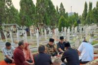 Para Pengurus PDIP Ziarah ke Makam Tjahjo Kumolo