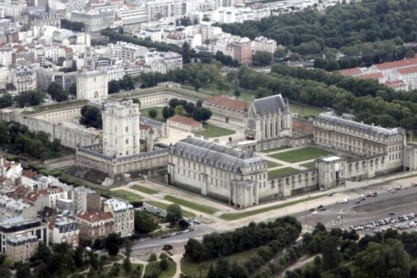 Prancis Larang Warga Rusia Kunjungi Benteng Vincennes