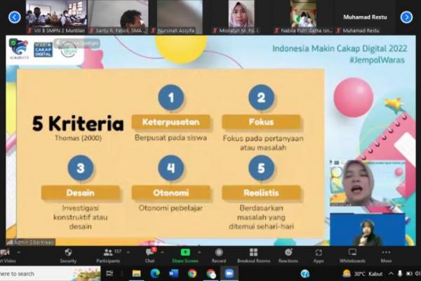 Berdasarkan pada survei oleh We are Social Hootsuite per Februari 2022, di Indonesia terdapat 204,7 juta pengguna internet yang setara dengan 73,7 persen dari populasi penduduk Indonesia.