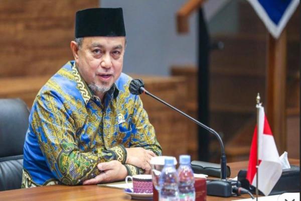 Wakil Ketua DPD RI Tamsil Linrung membuka acara Focus Group Discussion (FGD) yang bertemakan urgensi percepatan pembangunan daerah di tengah keterbatasan fiskal.