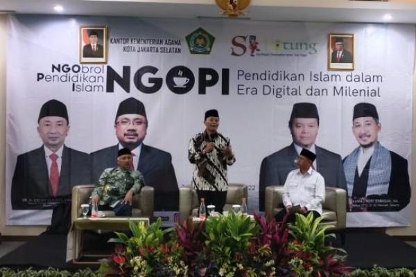 Hidayat menjelaskan MPR sudah menghadirkan Konstitusi yang menjadi rujukan soal anggaran pendidikan yang sekurang-kurangnya 20% dari APBN/APBD.