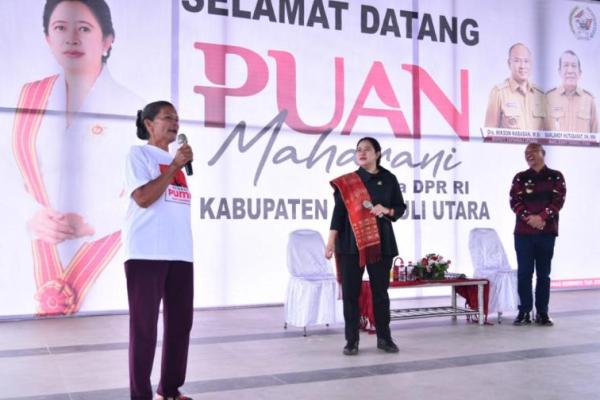 “Mantap kali otak kau. Saya doakan kau bisa pimpin Indonesia. Semoga diberkahi Tuhan,” ungkap inang itu