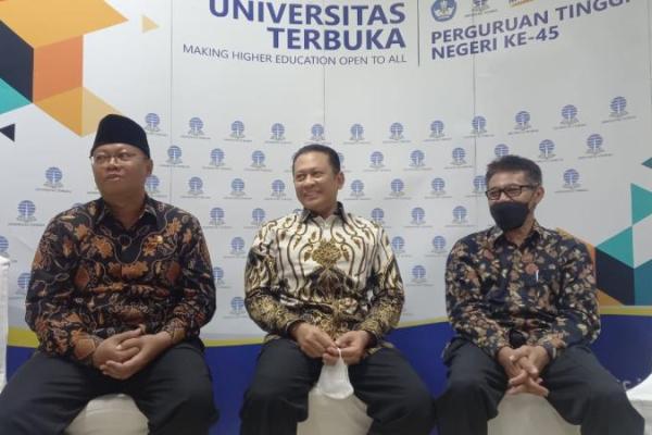 Ketua MPR Minta Kemdikbudristek Tambah Kuota Beasiswa ke UT