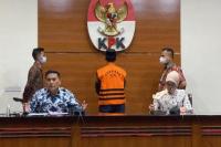 KPK Tahan Perwakilan Alfamidi Tersangka Suap ke Wali Kota Ambon