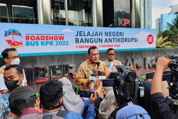 Bus Antikorupsi KPK adalah bagian dari upaya KPK memberantas korupsi dengan cara membangun perilaku dan budaya antikorupsi melalui pendidikan antikorupsi, dan pencegahan korupsi melalui perbaikan sistem.