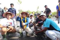 Tanam Mangrove di Bali, Gus Muhaimin Ajak Masyarakat Selamatkan Bumi