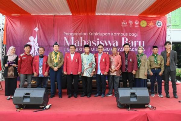 HNW mengingatkan mahasiswa-mahasiswa Universitas Muhammadiyah Jakarta (UMJ) untuk meresapi jati diri Muhammadiyah sebagai gerakan Islam yang bermisi dakwah amar dan tajdid yang menghadirkan Islam berkemajuan.