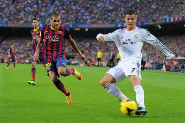 Dani Alves Sebut Ronaldo Musuh Terberat sepanjang Karir