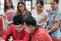 Puluhan Milenial Antar Abraham Daftar Caleg DPRD Banten