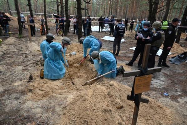 UE serukan pengadilan kejahatan perang atas kuburan massal Ukraina.