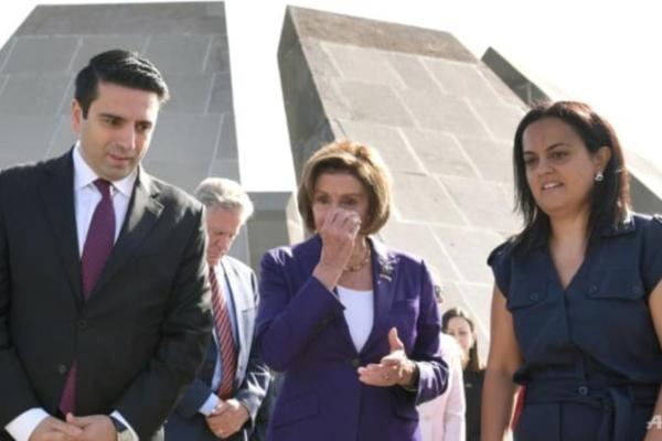 Nancy Pelosi kecam serangan ilegal Azerbaijan terhadap Armenia.