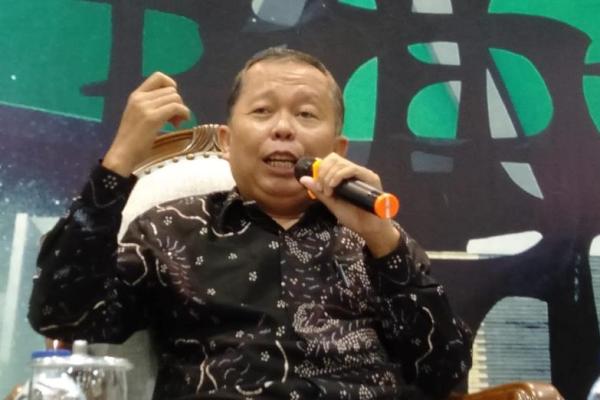 Dalam memeriksa kasus ini diharapkan juga melihat kembali seluruh fakta-fakta dan bukti-bukti serta menerapkan doktrin tentang mens rea dan actus reus-nya secara jeli untuk memastikan ada tidaknya unsur pidana dalam kasus ini.