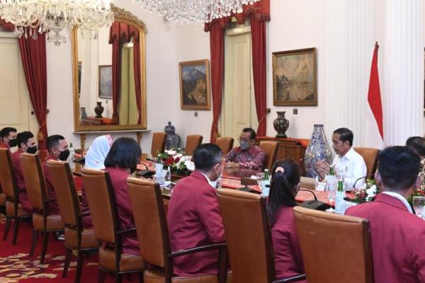 Hal ini disampaikan Jokowi saat menerima kunjungan pengurus Federasi Panjat Tebing Indonesia (FPTI) di Istana Negara, Jakarta, pada Rabu, (21/9).