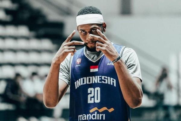 Sebelum dinaturalisasi, Bolden pernah tampil di NBA bersama Cleveland Cavaliers