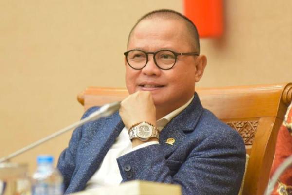 Kebijakan percepatan kendaraan listrik dan industri baterai sangat penting, agar target produksi Kendaraan Bermotor Listrik Berbasis Baterai (KBLBB) pada tahun 2035 mampu memproduksi satu juta mobil listrik.