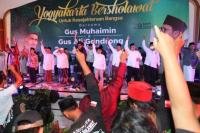 Gus Muhaimin Bersama Ribuan Jamaah Mafis Lantunkan Shalawat dan Doa untuk Indonesia