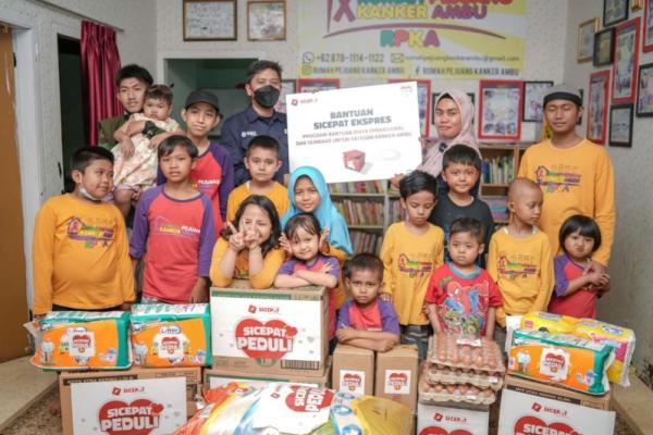 SiCepat Ekspres dan Indonesia Pasti Bisa Bantu Rumah Pejuang Kanker Ambu