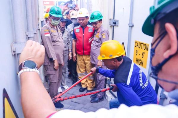 Kementan Melepas 40 Kontainer Tertahan di Pelabuhan Tanjung Priok.
