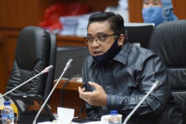 Membahas persiapan penyelenggaraan pemungutan suara ulang (PSU), atau perhitungan ulang surat suara (PUSS), dan rekapitulasi ulang surat suara Pemilihan Kepala Daerah tahun 2024 pasca hasil keputusan Mahkamah Konstitusi pada 24 Februari 2025.