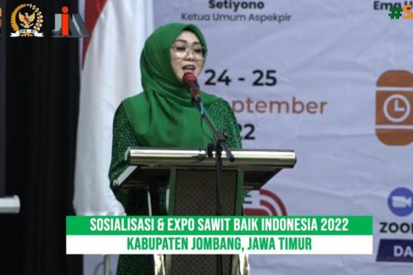 Emma menjelaskan sangat banyak produk-produk kelapa sawit yang baik dan dinikmati langsung oleh masyarakat Indonesia, termasuk masyarakat Jombang.