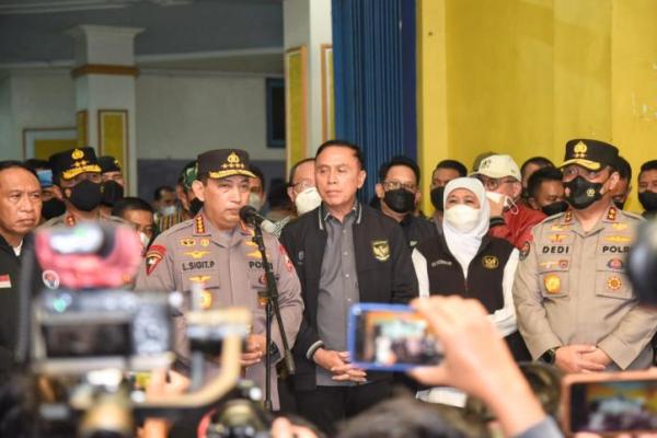 Kapolri menaikan pangkat kedua Anggota Polisi yang tewas saat bertugas di Stadion Kanjuruhan, Malang.