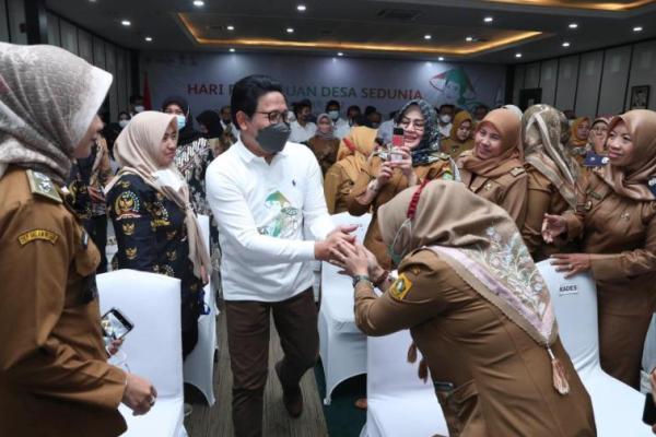 Prestasi Kepala Desa Perempuan di Bidang Ketahanan Pangan dan Pembangunan Manusia.