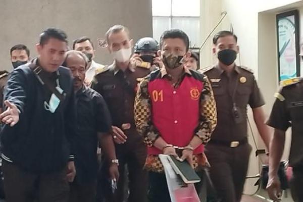 Tersangka Ferdy Sambo Cs hadiri sidang perdana kasus pembunuhan Brigadir J di Pengadilan Negeri Jakarta Sealatan.