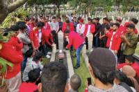Ziarah ke Makam Taufiq Kiemas, Peserta Rapimnas XXII GMNI Serukan Persatuan