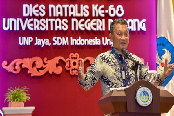 Menteri ESDM beberkan upaya tekan emisi di Dies Natalis UNP Padang
