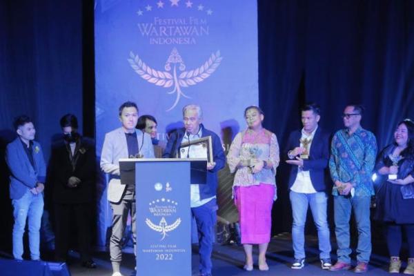 Film Ngeri Ngeri Sedap sukses meraih Piala Gunungan Emas di Festival Film Wartawan Indonesia (FFWI).