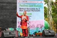 Fadel Muhammad Ajak Rakyat Cintai Budaya Nasional di Acara Festival Budaya Betawi Gorontalo