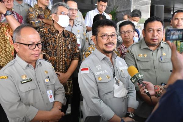 Lepas Bantuan Gempa, Mentan Syahrul: Duka Cianjur Duka Kita Semua.