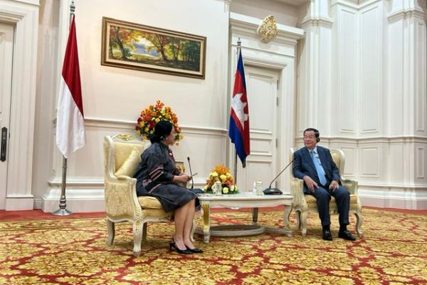 Courtesy Call diselenggarakan di kantor PM Hun Sen yang berada di Distrik Doun Penh, Phnom Penh, Kamboja, Kamis (24/11). Pertemuan antara Puan dengan PM Hun Sen berlangsung hangat selama sekitar satu jam.