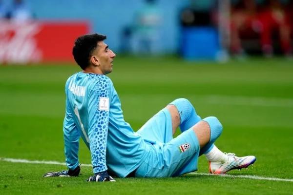 Protokol Gegar Otak, Kiper Iran Absen Lawan Wales