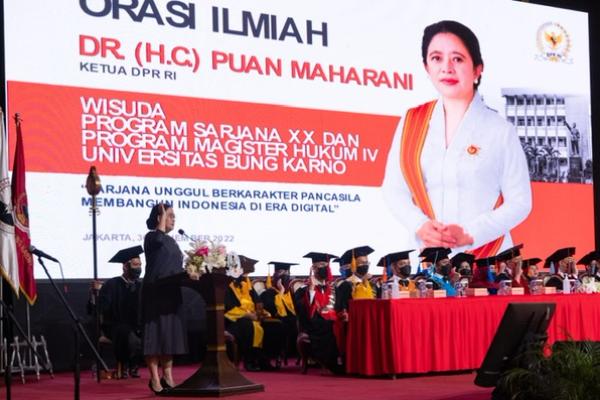 Saya ucapkan selamat kepada para wisudawan dan wisudawati yang baru saja mendapatkan ijazah dan gelar akademiknya. Hari ini sangat didambakan dan menjadi kebanggaan bagi para wisudawan dan wisudawati.