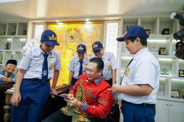 Permainan ini dibuat untuk kampanye mereka dalam science competition bulan Desember di Institute Teknologi Surabaya bekerjasama dengam IYSA - Indonesian Young Scientist Association.