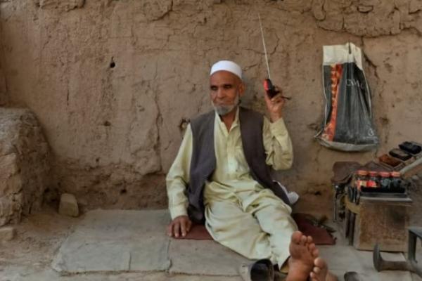 Taliban Cabut Layanan Radio Free Europe di Afghanistan.