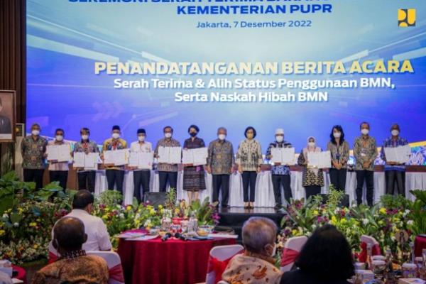 Pelaksanaan hibah dan alih status BMN tahap II senilai Rp19,08 triliun dilakukan belum lama ini di Kantor Kementerian PUPR, Jakarta pada 7 Desember 2022.