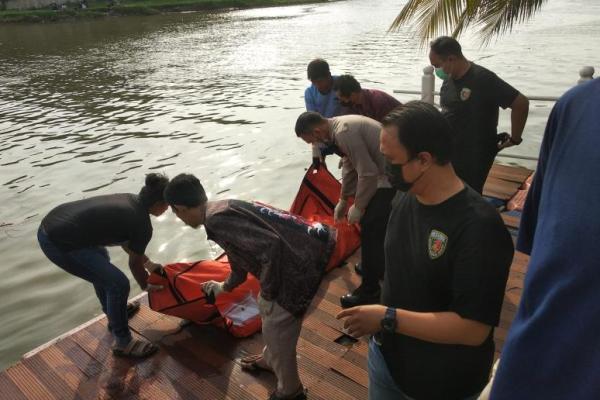 Polisi mengamankan tiga orang yang diduga menjadi pelaku dalam kasus penemuan mayat di Sungai Cisadane.