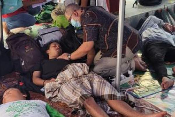 Aksi mogok makan ini dilakukan oleh warga Sumbawa Barat, korban perusahaan tambang emas dan tembaga PT Amman Mineral Nusa Tenggara (AMNT).