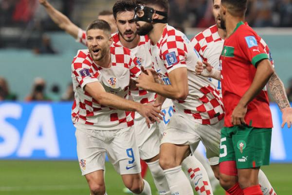Kroasia berhak menerima hadiah uang sebesar 22,2 juta pound sterling dan setiap pemain mendapat medali perunggu