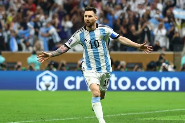 Presiden FIFA Tantang Messi Main hingga Piala Dunia 2034