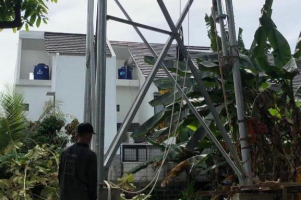 Warga Palm Village Beji Depok kesal dengan PT Gihon Telekomunikasi Indonesia.