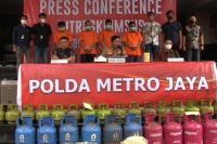 Polda Metro Bongkar Pengoplosan Isi Gas LPJ 3 Kg ke 12 Kg, 20 Orang Jadi Tersangka