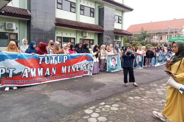 Kami mendukung penuh perjuangan mahasiswa dan rakyat NTB yang tergabung dalam Amanat KSB untuk terus melawan dan memperjuangkan hak-haknya.