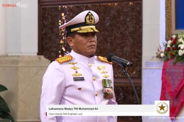 Laksdya Muhammad Ali menggantikan posisi Laksamana TNI Yudo Margono yang kini menjabat sebagai Panglima TNI.