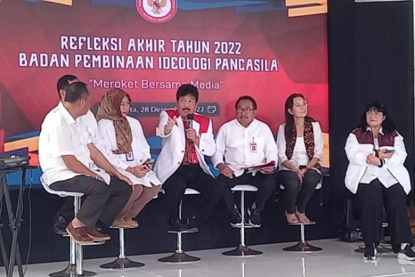 Refleksi diakhir tahun 2022 ini, BPIP semakin membumikan Pancasila bersama dnegan media massa. 