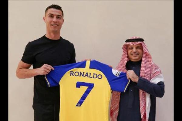Ronaldo menandatangani kontrak fantastis hingga 2025 dengan Al-Nassar senilai lebih dari 200 juta euro (sekitar Rp3,30 triliun) per tahun.